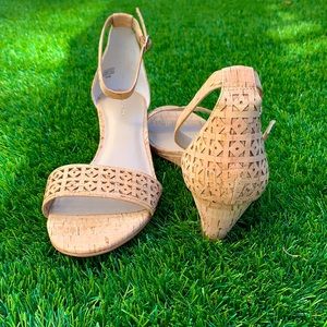 Ann Taylor Giuliana Perf Cork Wedge Size 8.5